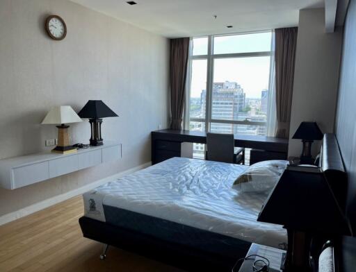 2 Bedroom Condo in Ploenchit  Athenee Residence