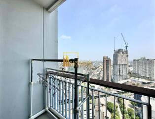 Rhythm Sukhumvit 42  Bright 1 Bedroom Condo For Rent in Ekkamai