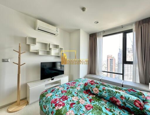 Rhythm Sukhumvit 42  Bright 1 Bedroom Condo For Rent in Ekkamai