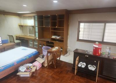4 Bedroom House For Rent in Sathorn