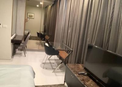 Noble Ploenchit  2 Bedroom Condo For Rent in Phloen Chit