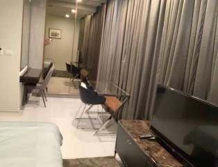 Noble Ploenchit  2 Bedroom Condo For Rent in Phloen Chit