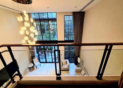 For RENT : Townhouse Phromphong / 4 Bedroom / 4 Bathrooms / 425 sqm / 190000 THB [R12257]