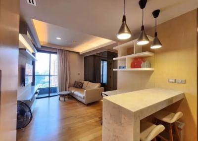 2 bed Condo in The Lumpini 24 Khlongtan Sub District C020624