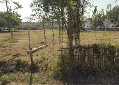Explore land for sale in Chiang Mai, Ban Waen. 3,110 Sqw near Barbers School, perfect for residential projects. 4 mins to SIBS, 10 mins to North Hill Golf Club.