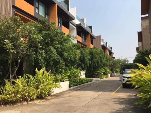 Discover luxury living near Night Safari and Chiang Mai Airport. New Studio Condo, fully furnished, 1 bed, 1 bath. Dive into relaxation for just 2.39M Baht.