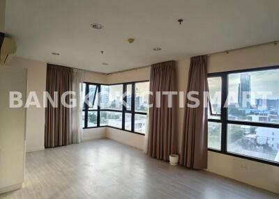 Condo at The Crest Phaholyothin 11 for sale