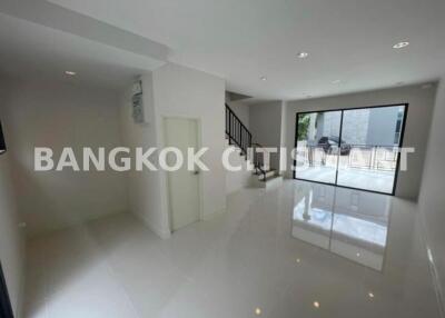 Townhouse at Baan Klang Muang Bangna-Wongwaen for sale