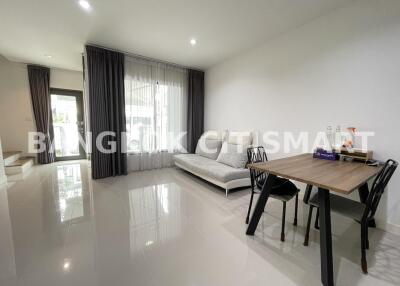 Townhouse at Pleno Sukhumvit-Bangna for sale