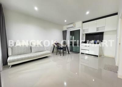 Townhouse at Pleno Sukhumvit-Bangna for sale