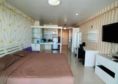 Condo for rent, Laem Thong Condo, next to Sukhumvit Road.