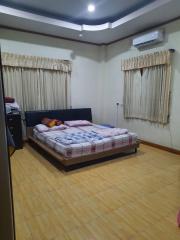 Single house for rent outside the project, Nong Prue Subdistrict, Bang Lamung District, Chonburi Province.
