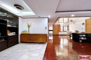 Townhome in Phrom Phong - Spacious 5-Bedroom 5-Bathroom Townhome For Sale In Popular Bangkok Neighborhood