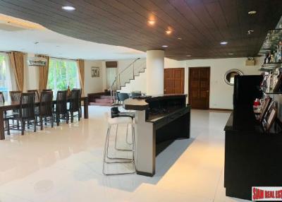 Ultimate Home Office  Large Luxury 5 Bed House with Private Pool Plus Office Building at Bang Chak, Close to BTS Punnawithi
