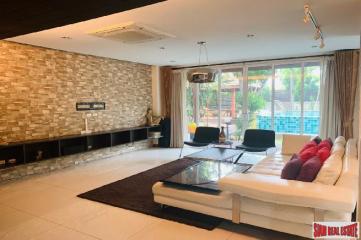 Ultimate Home Office  Large Luxury 5 Bed House with Private Pool Plus Office Building at Bang Chak, Close to BTS Punnawithi