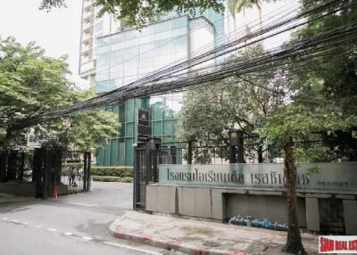 The Oriental Residence  2 Bedrooms and 2 Bathrooms for Sale in Lumphini Area of Bangkok