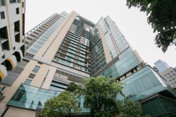 The Oriental Residence - 2 Bedrooms and 2 Bathrooms for Sale in Lumphini Area of Bangkok