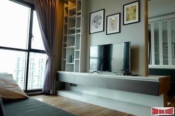 WYNE Sukhumvit - One Bedroom for Sale with Nice City and Pool Views in Phra Khanong