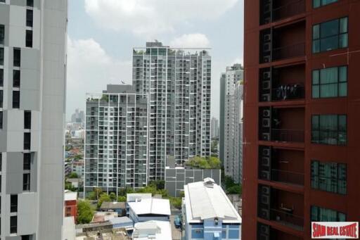 WYNE Sukhumvit - One Bedroom for Sale with Nice City and Pool Views in Phra Khanong