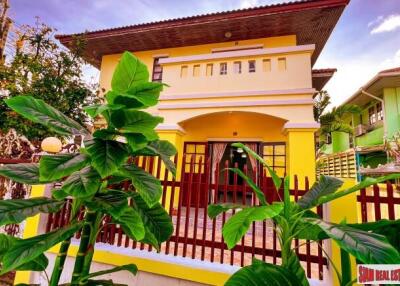 Charming 5 Bed House in a Gated Community 20 Minutes from Don Mueng International Airport