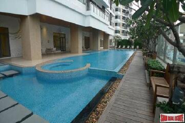 Bright Sukhumvit 24 - 2 Bedrooms and 2 Bathrooms for Sale in Phrom Phong Area of Bangkok - 12.5% Discount!