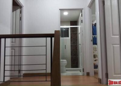 Golden Neo Bangna-Suanluang - Fabulous Semi-Detached House in Excellent Environment