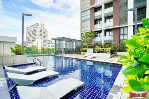 Newly Completed High-Rise Condo at Sathorn with River and City Views - 2 Bed Units