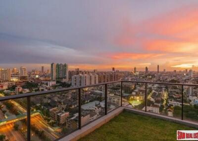 Newly Completed High-Rise Condo at Sathorn with River and City Views - 2 Bed Units