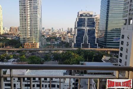 Life @Sathorn 10 - City Views from this Comfortable One Bedroom Condo in Sathorn
