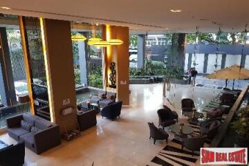 Life @Sathorn 10 - City Views from this Comfortable One Bedroom Condo in Sathorn