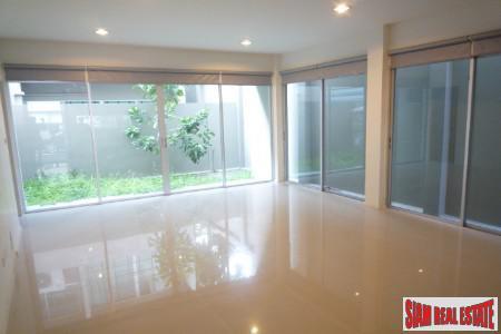 Noble Cube Pattanakarn  Newly Built Three Storey Townhouse for Sale in Suan Luang, Bangkok