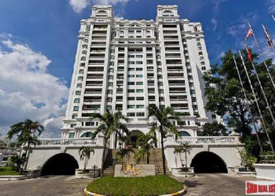 Royal Castle Pattanakarn Condominium  Large 3 Bed Condo for Sale on the 12th Floor with 270 Degree Views