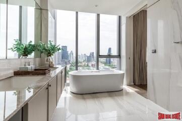 Newly Completed Ultra Luxury High-Rise at Sukhumvit 26, Phrom Phong - 2 Bed Units