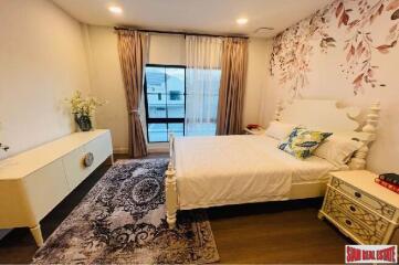 Nantawan Rama 9 - New Krungthepkreetha Luxury House with 4 Bedrooms and 5 Bathrooms in Saphan Sung Area of Bangkok