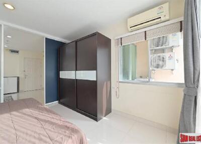 Life @ Sukhumvit - Furnished One Bed City View Corner Unit Condo Directly on Sukhumvit Located on High Floor close to BTS at Ekkamai/Phra Khanong