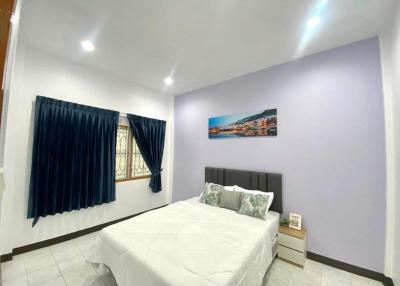 Townhouse for sale in Pattaya, great price, Nong Pla Lai, with furniture, Chonburi.