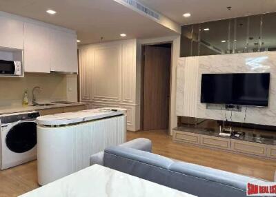 Noble Around 33 - Stylish 2-Bed Condo, Prime Phrom Phong Location