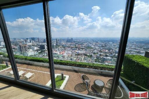 C Ekkamai Condominium - 2 Bedrooms and 2 Bathrooms Corner Unit With Spectacular City Views in the Ekkamai Area of Vibrant Bangkok