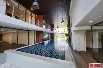 The Pillar Condominium Complex - 2 Bedrooms and 2 Bathrooms for Sale in Phra Khanong Area of Bangkok