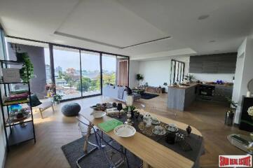 The Pillar Condominium Complex - 2 Bedrooms and 2 Bathrooms for Sale in Phra Khanong Area of Bangkok