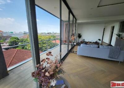 The Pillar Condominium Complex - 2 Bedrooms and 2 Bathrooms for Sale in Phra Khanong Area of Bangkok