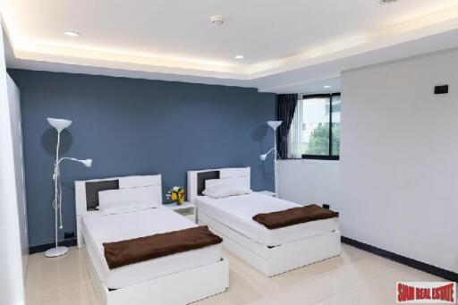 President Park in Sukhumvit 24 - 3 Bedrooms and 3 Bathrooms for Sale in Phrom Phong Area of Bangkok