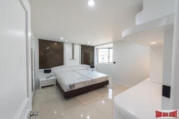 President Park Sukhumvit 24 - 3 Bedrooms and 3 Bathrooms Condominium for Sale in Phrom Phong Area of Bangkok