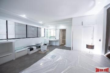 President Park Sukhumvit 24 - 3 Bedrooms and 3 Bathrooms Condominium for Sale in Phrom Phong Area of Bangkok