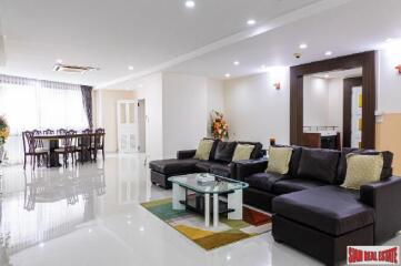 President Park Condominiums in Sukhumvit 24 - 3 Bedrooms and 3 Bathrooms in Phrom Phong Area of Bangkok