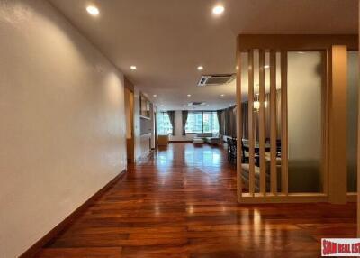 Academia Grand Tower Condominium - 3 Bedrooms and 2 Bathrooms for Sale in Phrom Phong Area of Bangkok