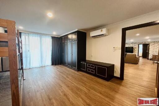 Academia Grand Tower Condominium - 3 Bedrooms and 2 Bathrooms for Sale in Phrom Phong Area of Bangkok