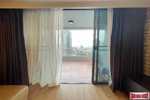 Academia Grand Tower Condominium - 3 Bedrooms and 2 Bathrooms for Sale in Phrom Phong Area of Bangkok