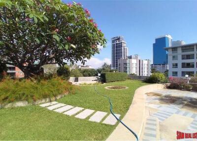 Regent on the Park II - Large 3 Bed Condo on the 8th Floor with 5 Balconies and Open Green Views at Sukhumvit 61, Ekkamai