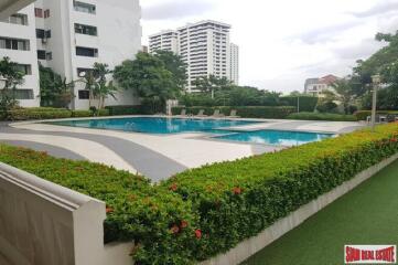 D.S. Tower 2 - 3 Bedrooms, 2 Bathrooms Condo on 9th Floor at Sukhumvit 39 Phrom Phong